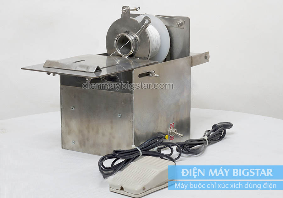 Máy buộc xúc xích lạp xưởng dùng điện