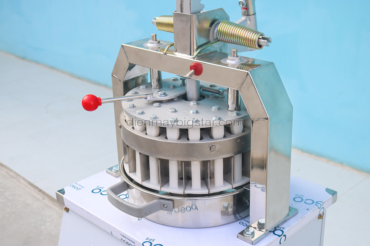 Máy chia bột bằng tay 23 May chia bot bang tay 7