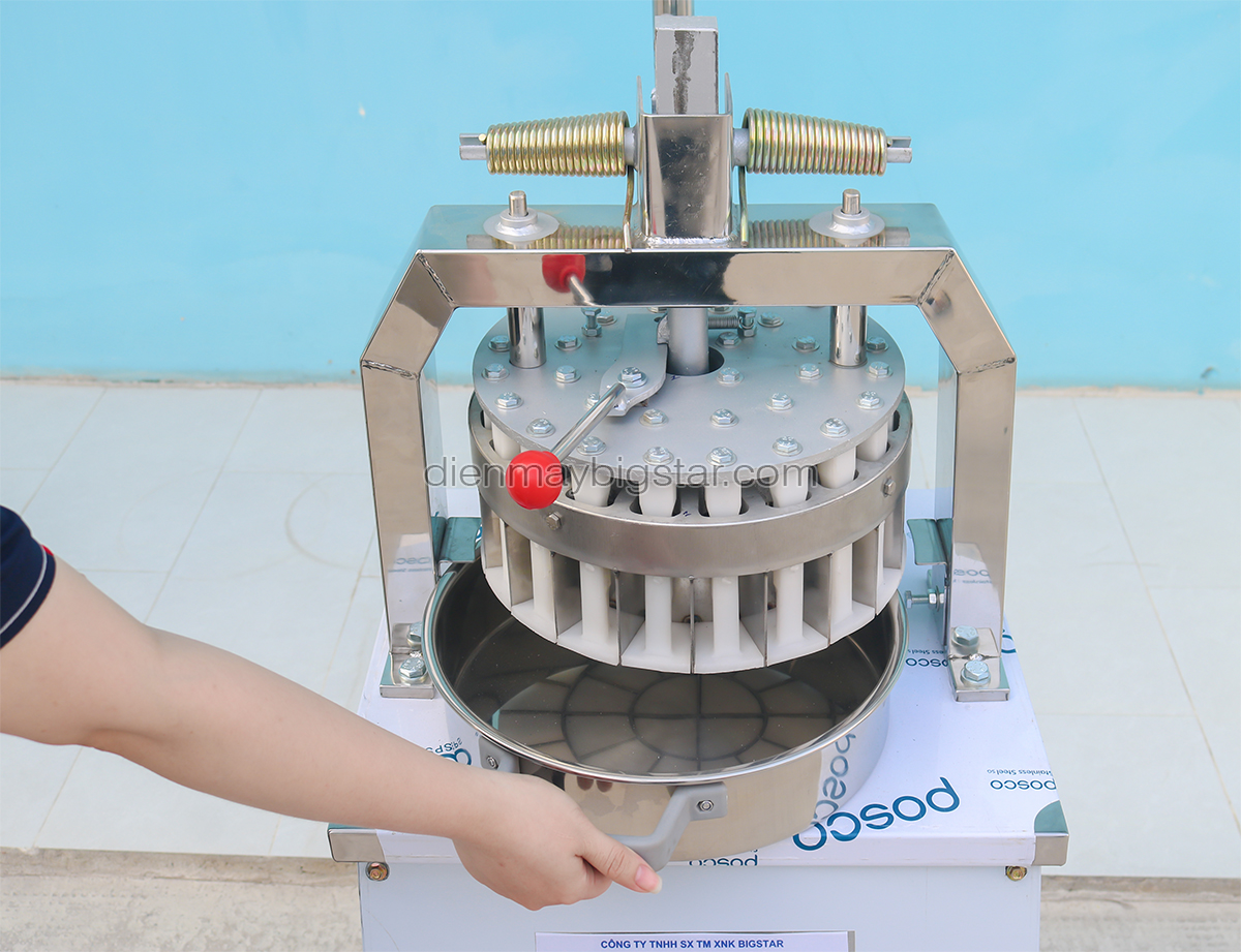 Máy chia bột bằng tay 19 May chia bot bang tay 13