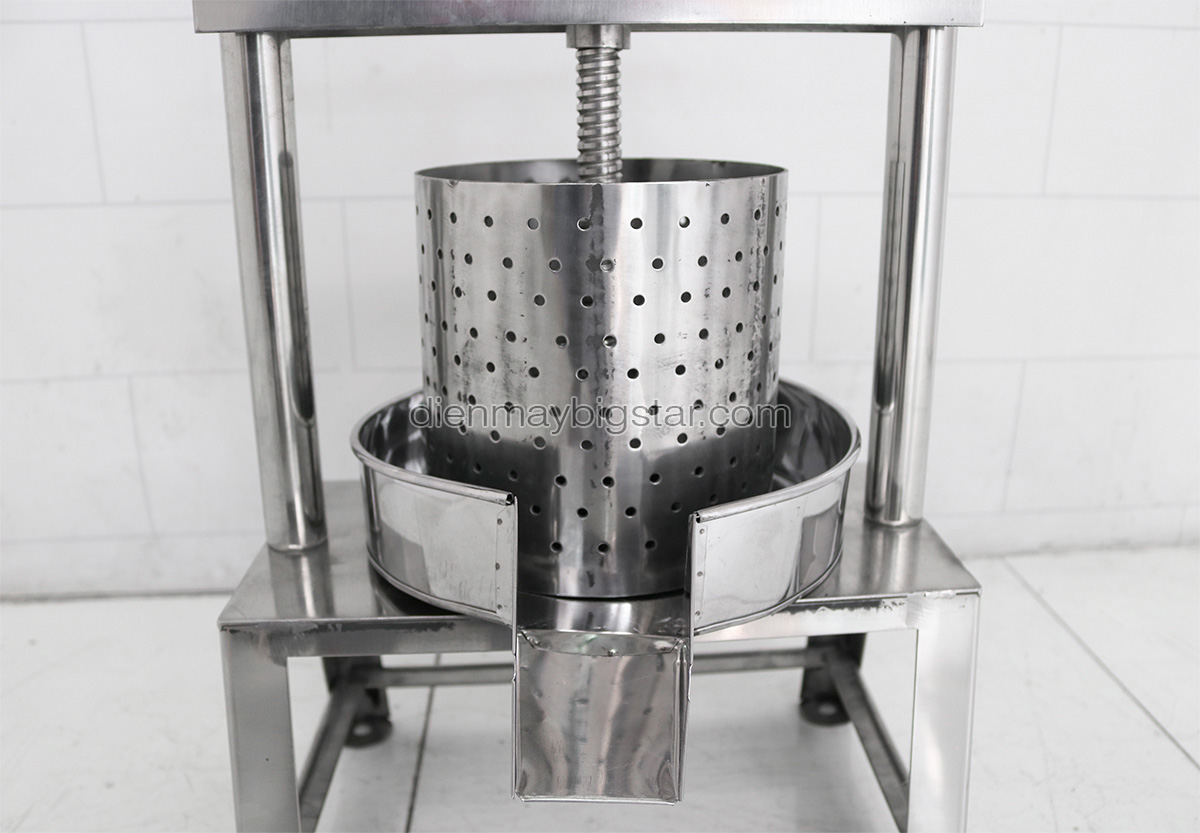 may ep nuoc cot dua bang tay 1.1