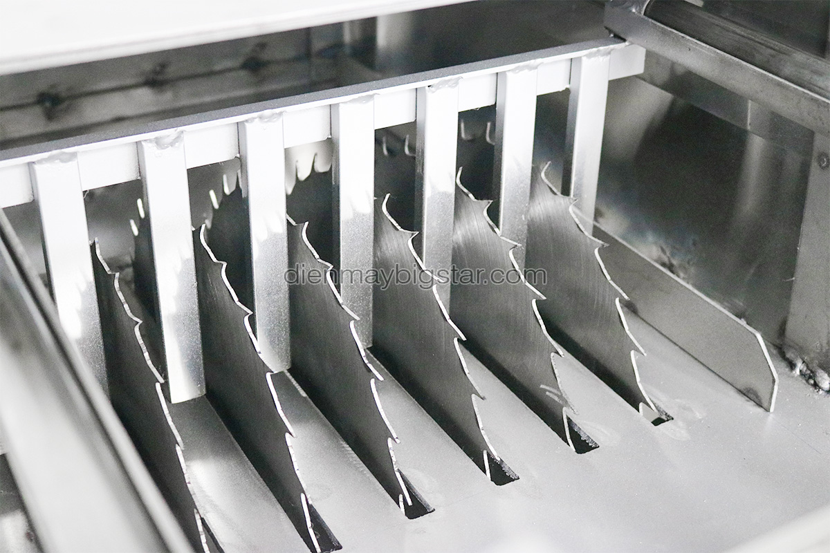 may cua nuoc da 7 luoi them luoi phu mau moi 1.2