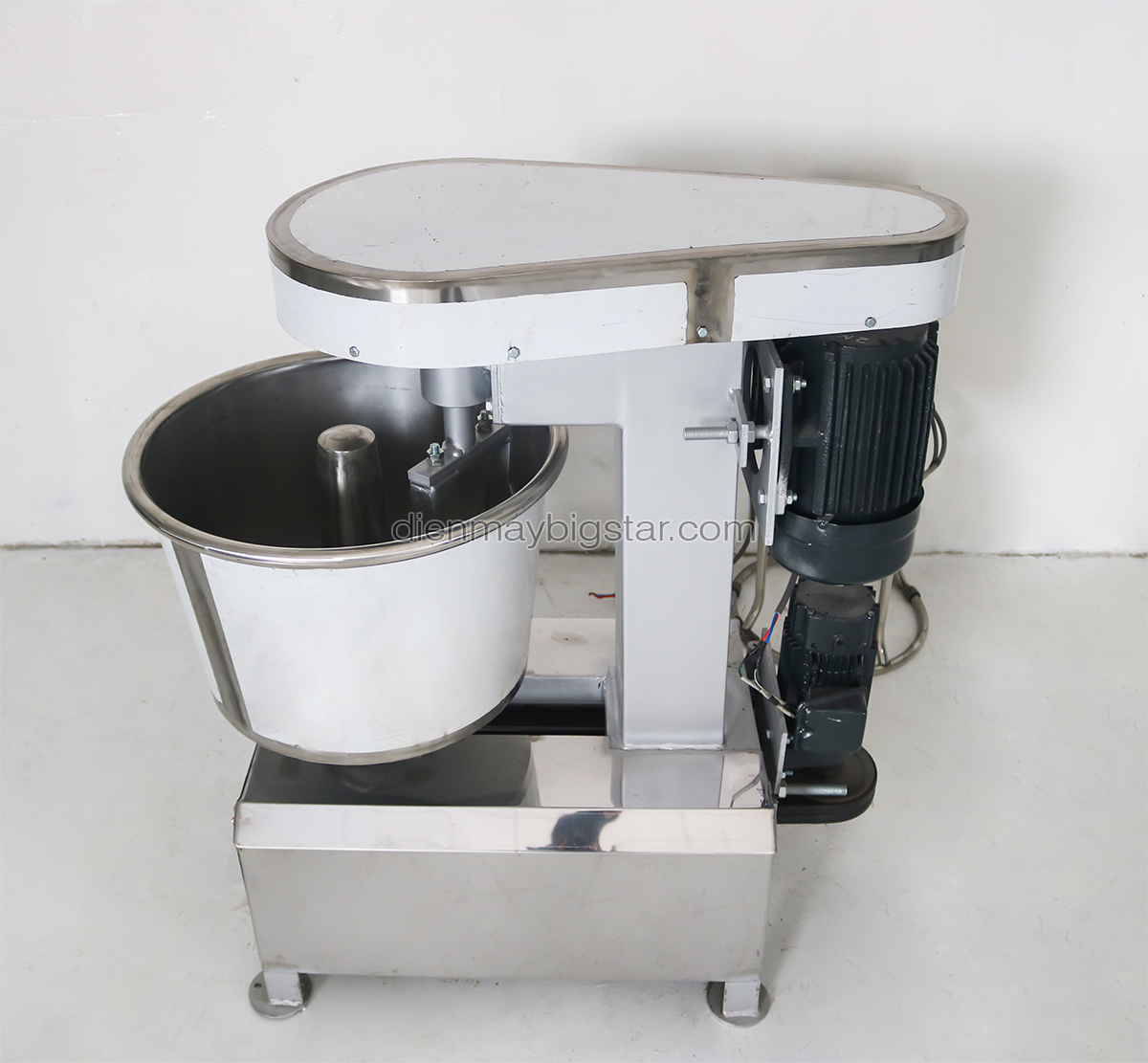 may tron bot cong nghiep 8