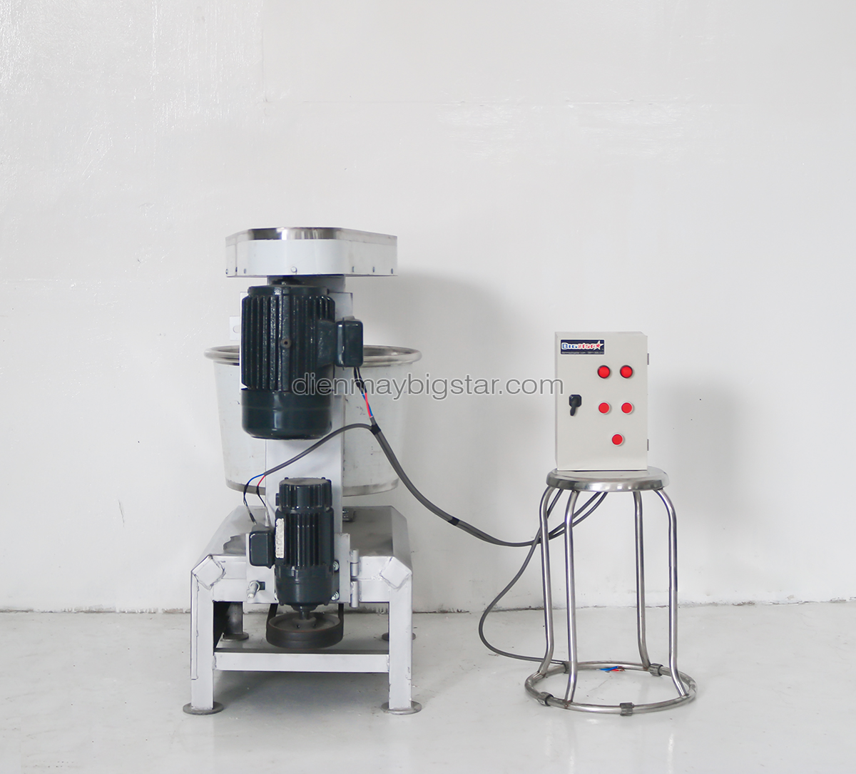 may tron bot cong nghiep 9