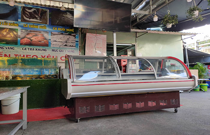 tu trung bay thit tuoi SC 207 1