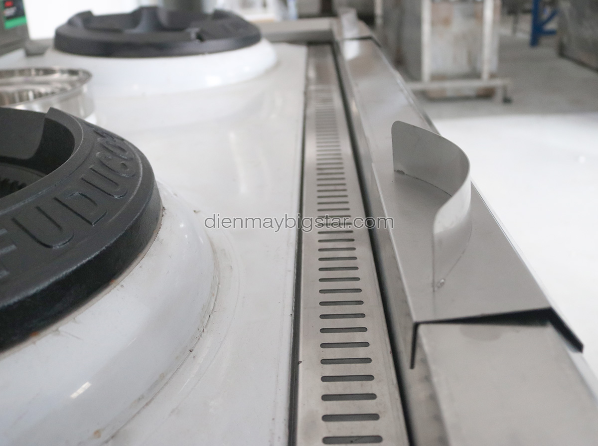 Bếp Á 2 họng 1m5 có bầu nước quạt thổi 20 bep a 2hong 1m5 co bau nuoc quat thoi 8