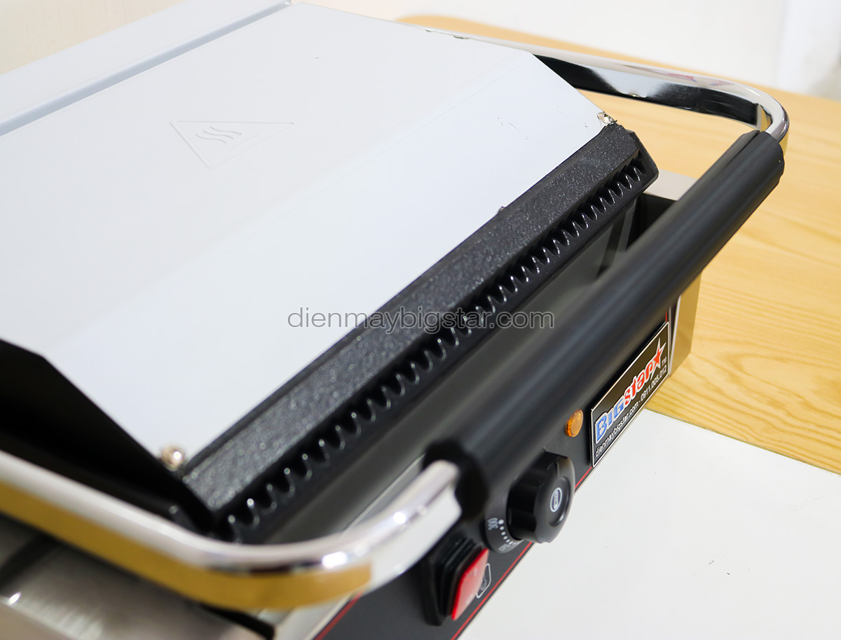 may nuong banh mi don fy811e 9