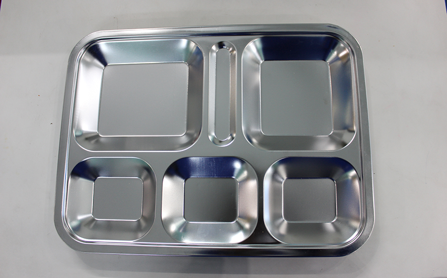 khay dung com inox co nap
