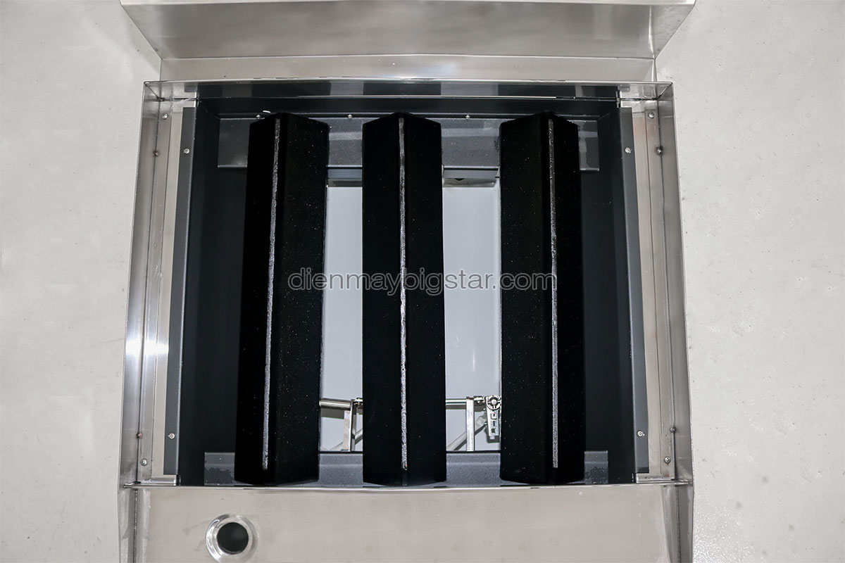 Bếp nướng 3 họng gas Berjaya CB3B-17 19 bep nuong 3 hong gas berjaya CB3B 17 1.8