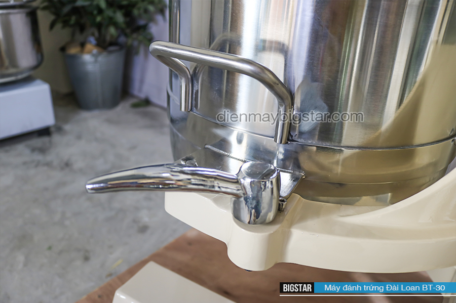 Máy đánh bột Đài Loan BT-30 31 May danh trung dai loan BT 30 8