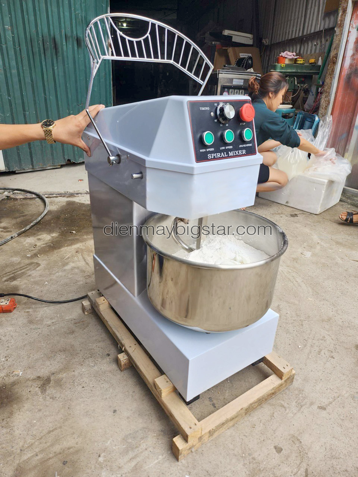 may tron bot lam banh HS50A 3