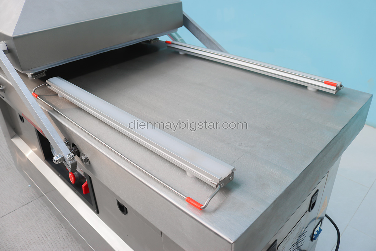 may hut chan khong 2 buong DZD6002SA 4