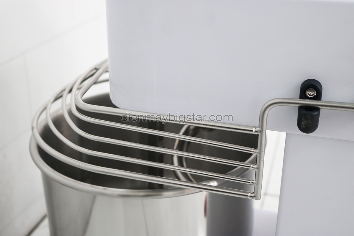 máy trộn bột làm bánh SSD10