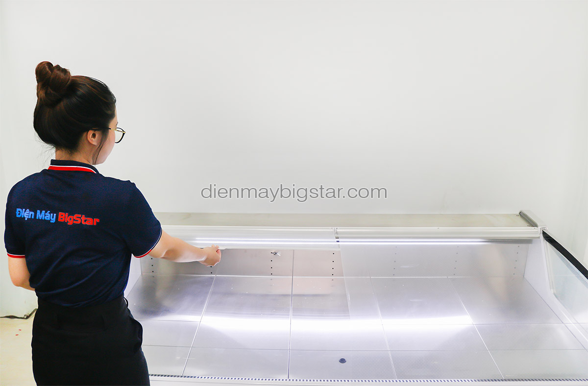 Tủ mát trưng bày thực phẩm màn kéo 2m XF-2.0 25 tu trung by thuc pham man keo XF 2.0 6