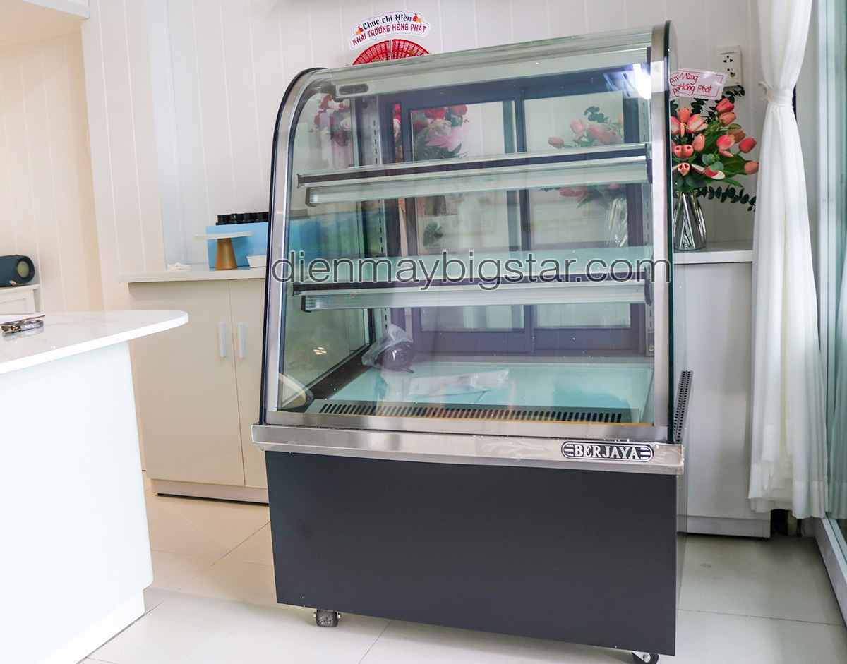 Tủ trưng bày bánh kem kính cong BERJAYA CCS09SB13-2FB 900mm 11 tu banh kem kinh cong BERJAYA CCS09SB13 2FB 900mm
