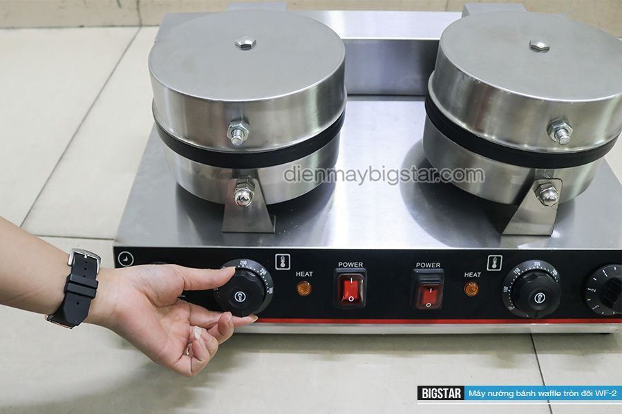 May nuong banh waffle tron doi WF 2 7