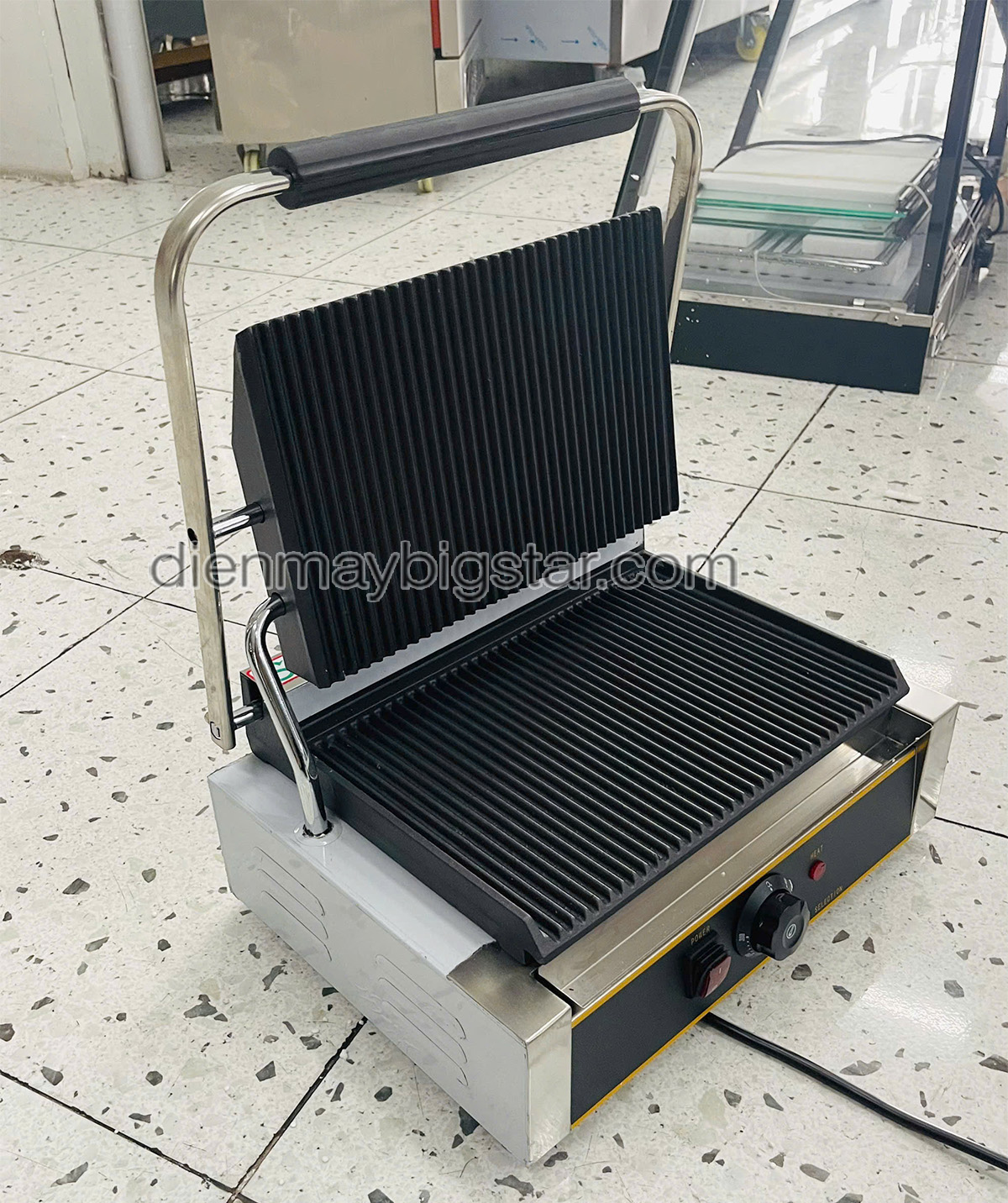 Máy nướng bánh mì sandwich SS-811E 19 may nuong banh mi sandwich SS 811E 3