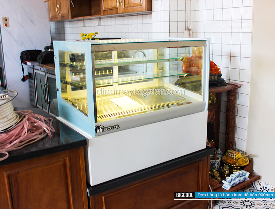 tu banh kem de ban kinh vuong 3 tang 900mm 20