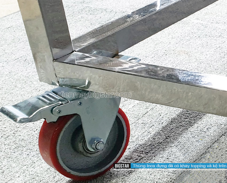 thung inox dung da co khay topping va ke tren 1