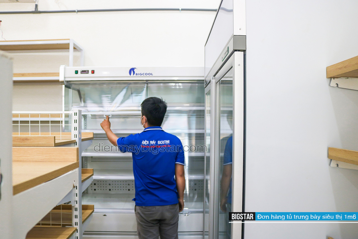 don hang tu trung bay sieu thi 1m6