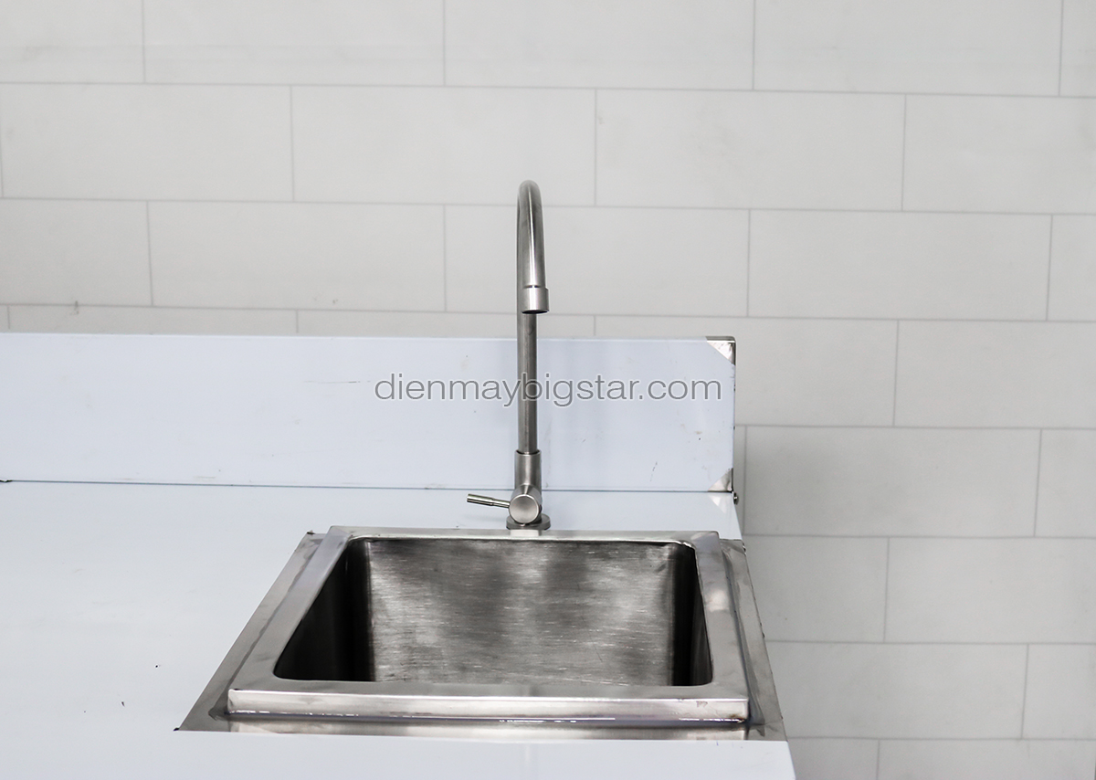 tu mat inox co chau rua 4