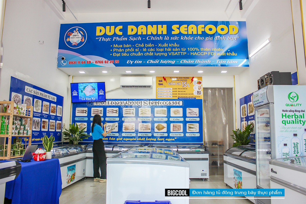 don hang tu dong trung bay thuc pham 1