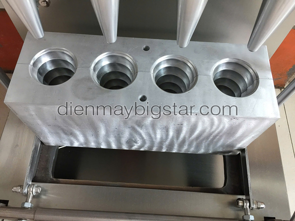 Máy sản xuất vỏ pizza ốc quế 4 đầu PQ-C4