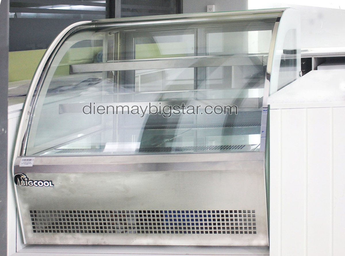 don hang ban dong ban mat tu trung bay banh kem va may dun nuoc giao tai thu duc