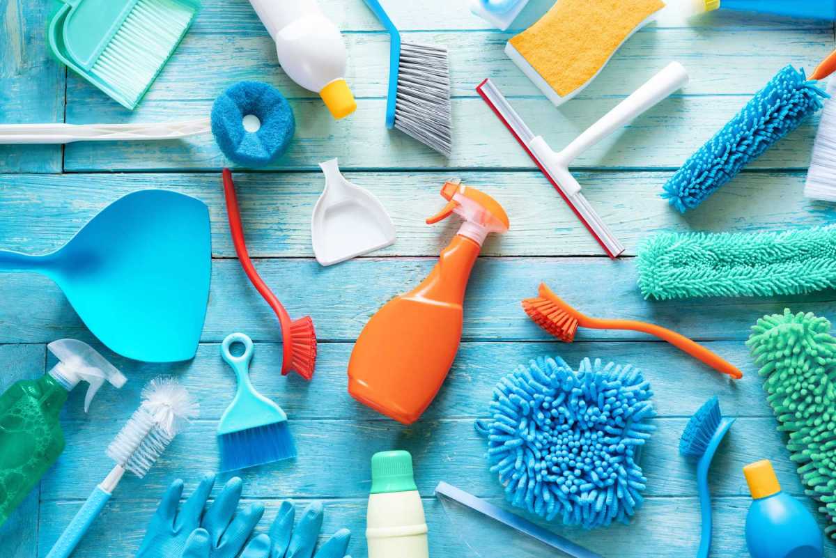 Danh sách các thiết bị cần có cho tiệm phở mới mở 28 do dung ve sinh da dang tren nen go mau