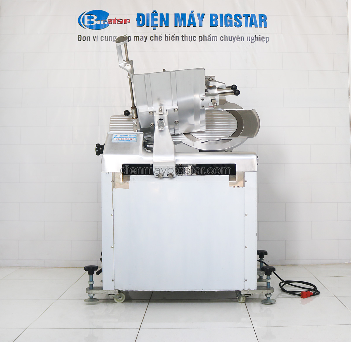 máy cắt thịt chín