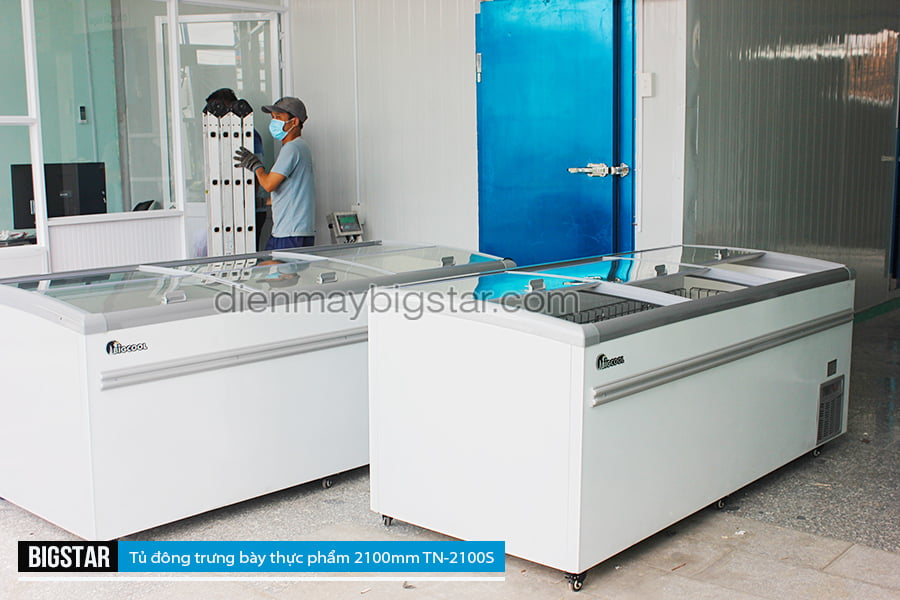tủ đông trưng bày mặt kính