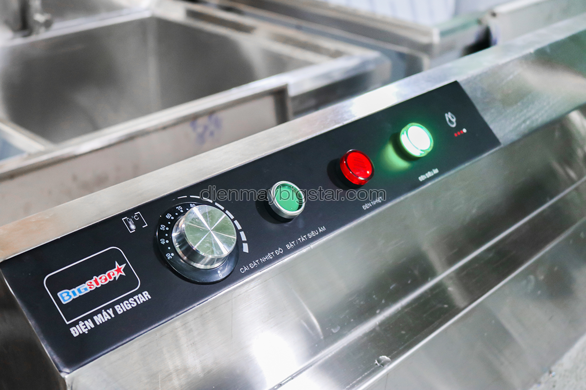 Tư vấn 3 mẫu máy rửa chén bát công nghiệp cho quán ăn nhà hàng mới mở 31 may rua chen song sieu am 2