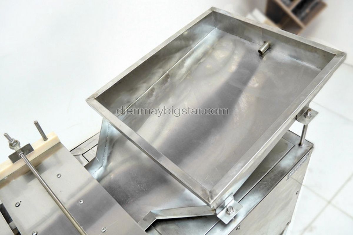 may lot vo trung cut tu dong 2 truc 6