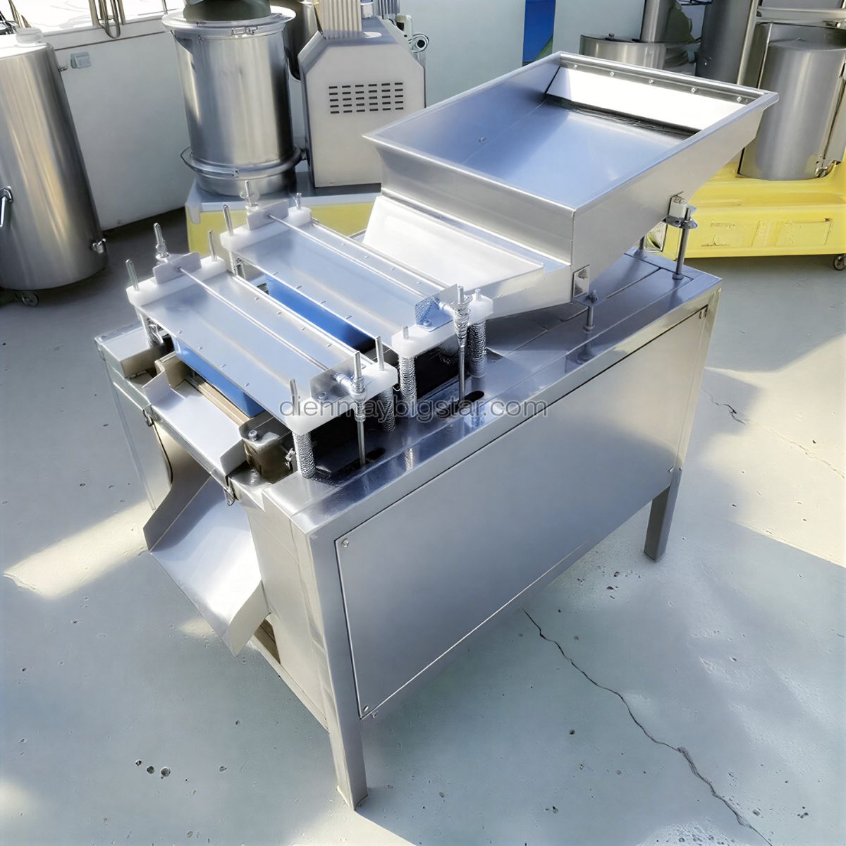 may lot vo trung cut tu dong 2 truc