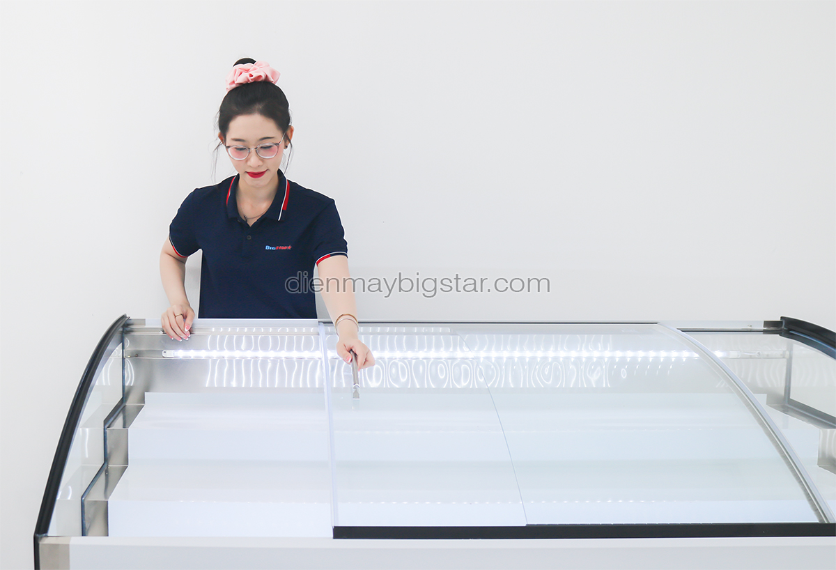 tu trung bay sieu thi 2 che do dang nam 1m8 7