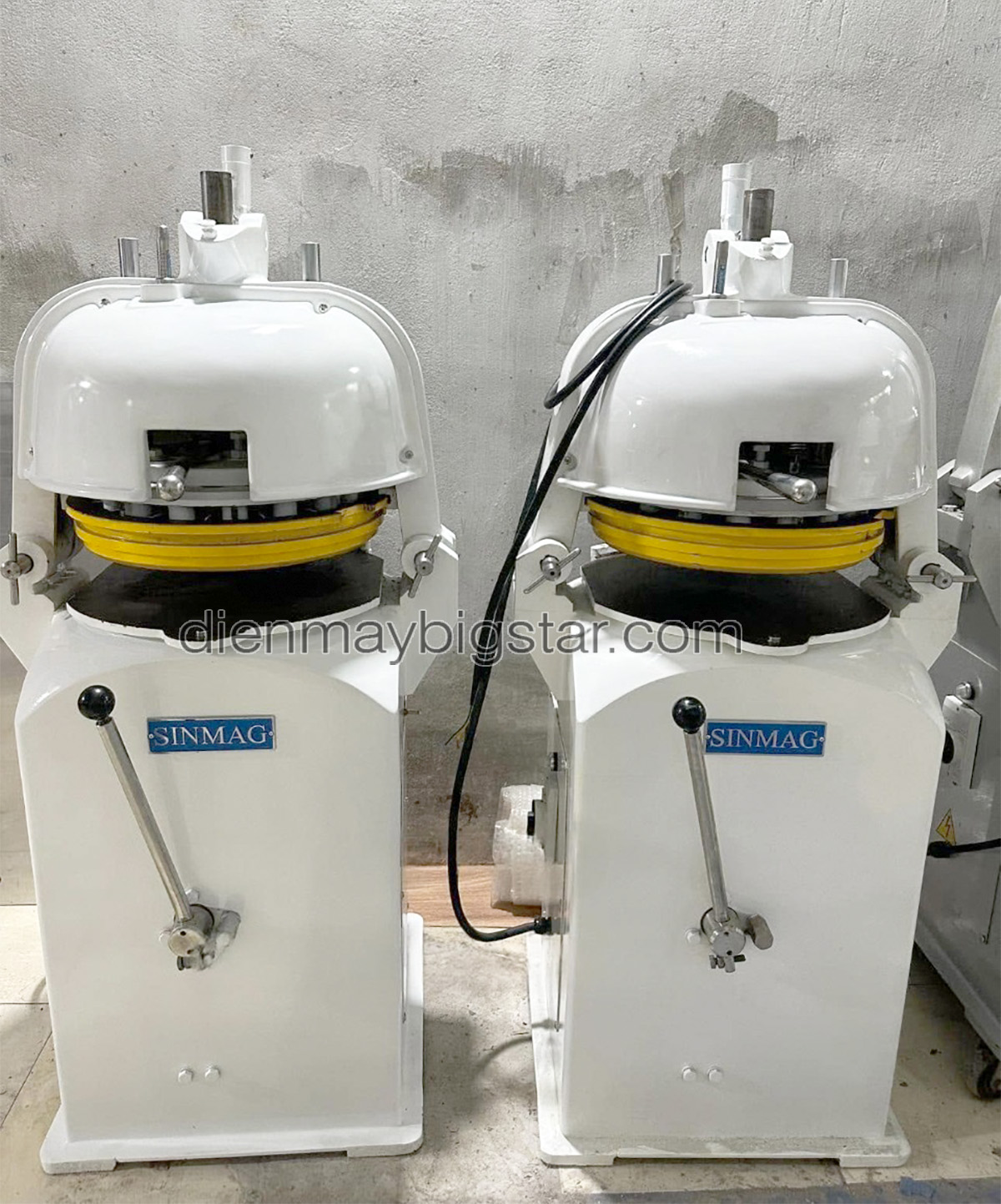 Máy chia bột vo tròn Sinmag SM-330 14 may chia bot vo tron Sinmag SM 330 2