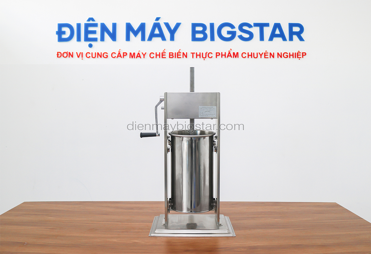 may nhoi xuc xich quay tay 12L TV12L 8
