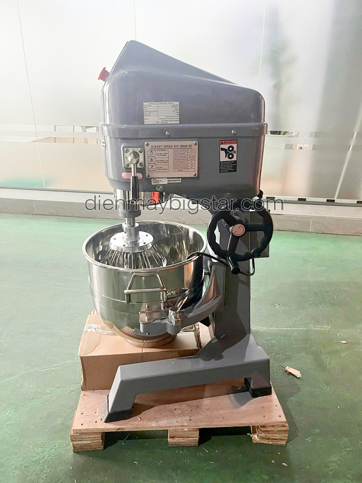 may tron bot lam banh 20l berjaya 9
