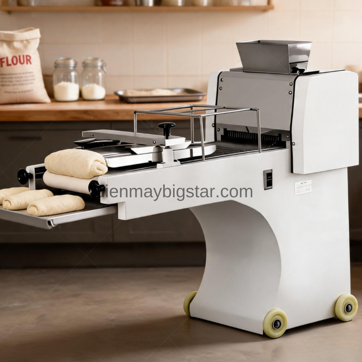 Máy cán bột tạo hình bánh mì WG-380L 17 May can bot tao hinh banh mi 4
