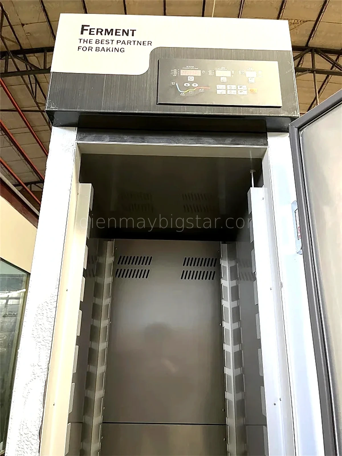 Tủ ủ bột lạnh 18 khay WG-18C 18 tu u bot wg 18c 8